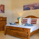 Villa Gozo With Private Pool & Games