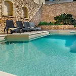 Gozo With Private Pool & Games Villa