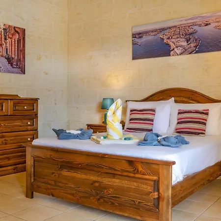 Willa Gozo With Private Pool & Games