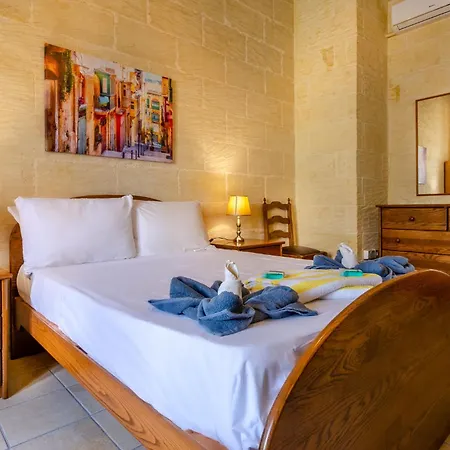 Willa Gozo With Private Pool & Games