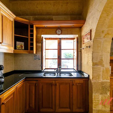 Willa Gozo With Private Pool & Games Sannat