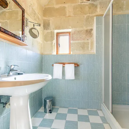 Willa Gozo With Private Pool & Games Sannat