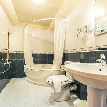Willa Gozo With Private Pool & Games Sannat